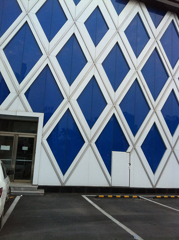 家電、家具和建筑鋼化玻璃釉料在玻璃幕墻上的運用